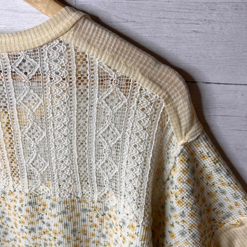 POL Top Womens Size Medium Yellow Number Floral Embroidered Button Lace Detail - Picture 11 of 16